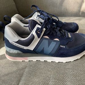New Balance 574 size 9